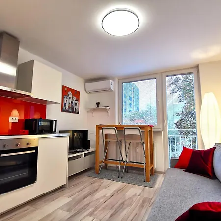 My In The Center Apartment *